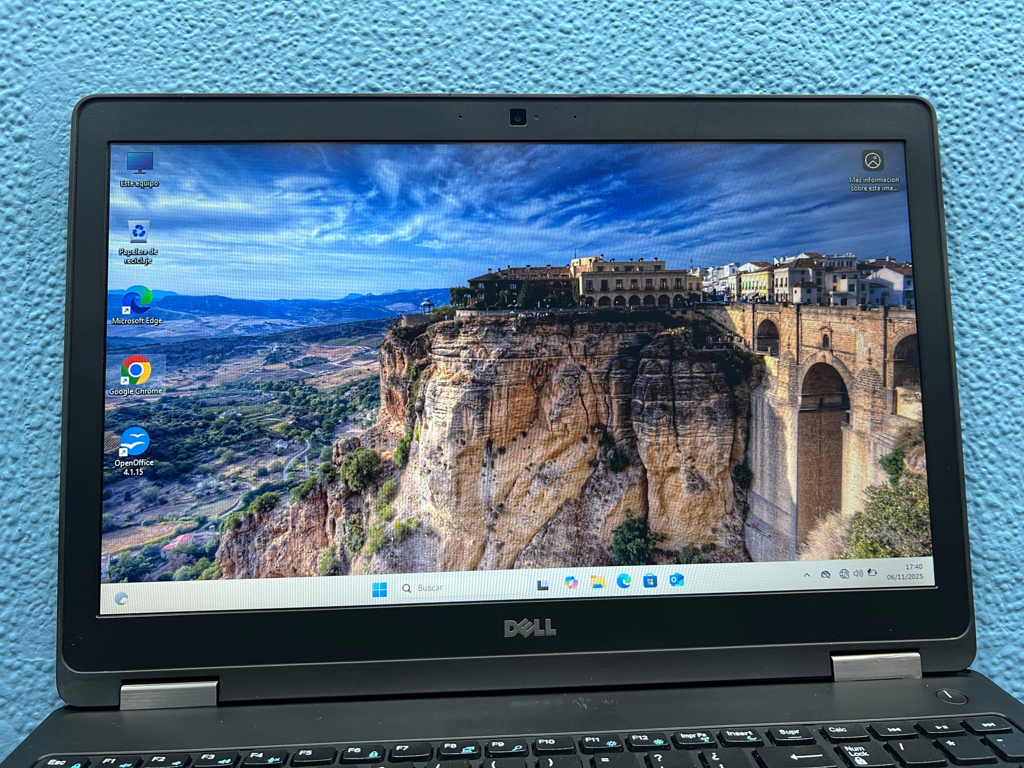 ¡¡ LIQUIDACION !! DELL LATITUDE 5570 | INTEL CORE I5 6200U | 8 GB RAM | 256 GB SSD | WIN 11 PRO | OPEN OFFICE | REFERENCIA 40SSGC2