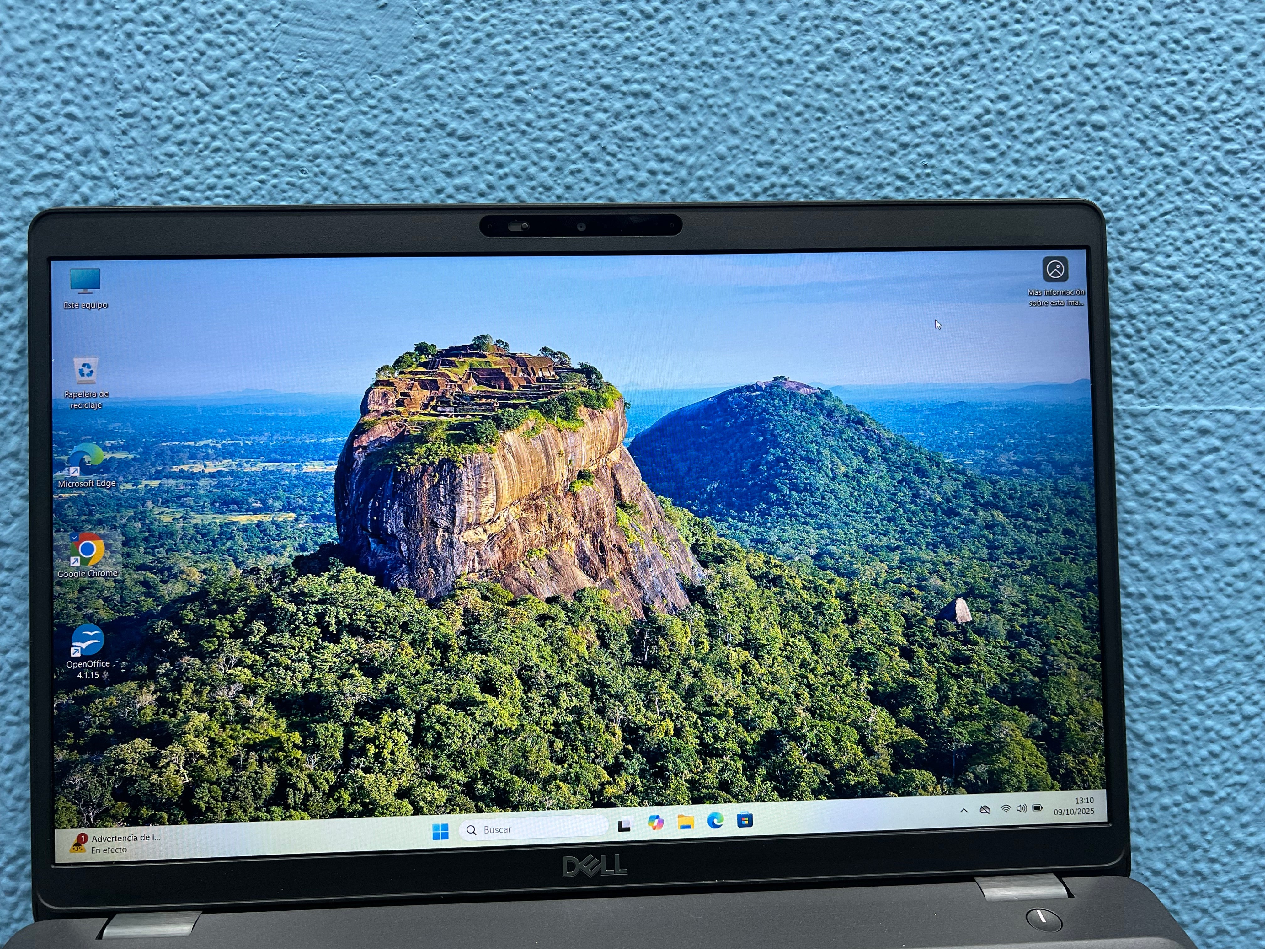 DELL LATITUDE 5500 | INTEL CORE I5 8365U | 16GB RAM | 256GB NVMe | WIN 11 PRO | OPEN OFFICE | TACTIL